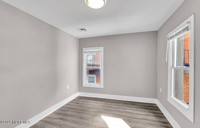 Building Photo - 700 Fifth Ave