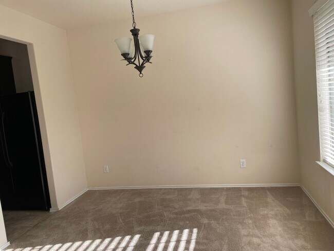 Foto del edificio - 4 Bedroom/ 2.5/2  Single Family Home in Ho...