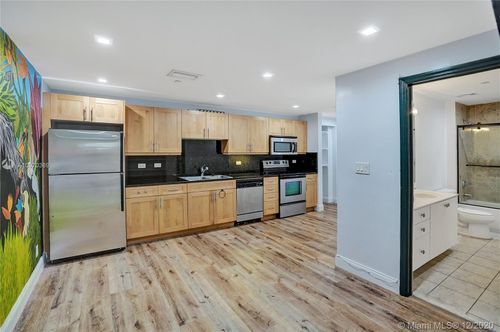 Building Photo - 111 E Flagler St