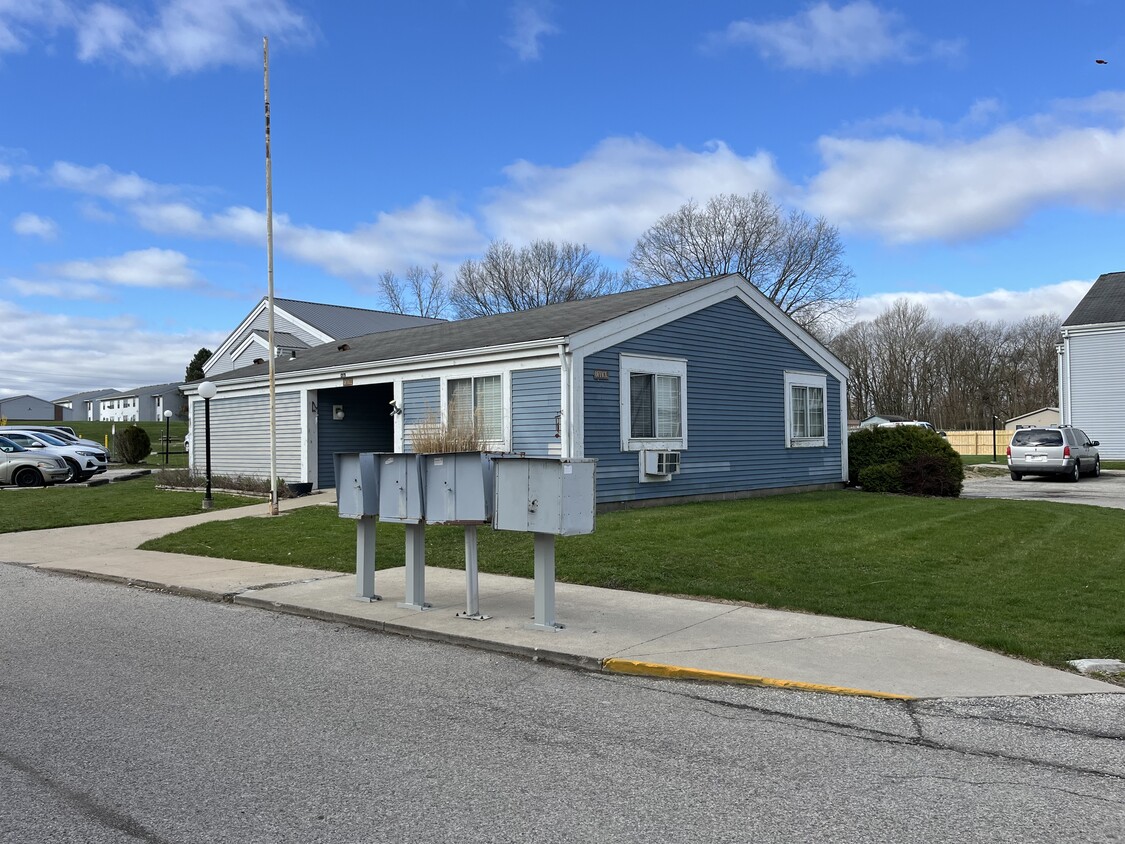 Primary Photo - Drake Terrace 1&2