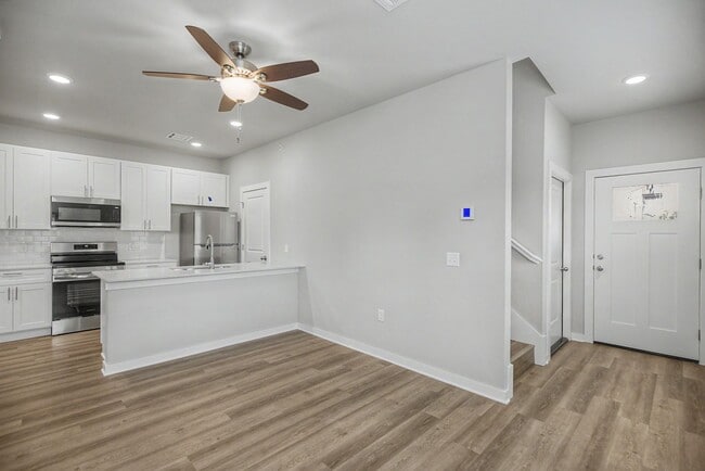 Building Photo - 401 S 29th St