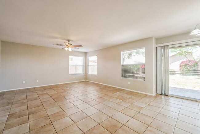 Building Photo - 1036 W Olive Ave