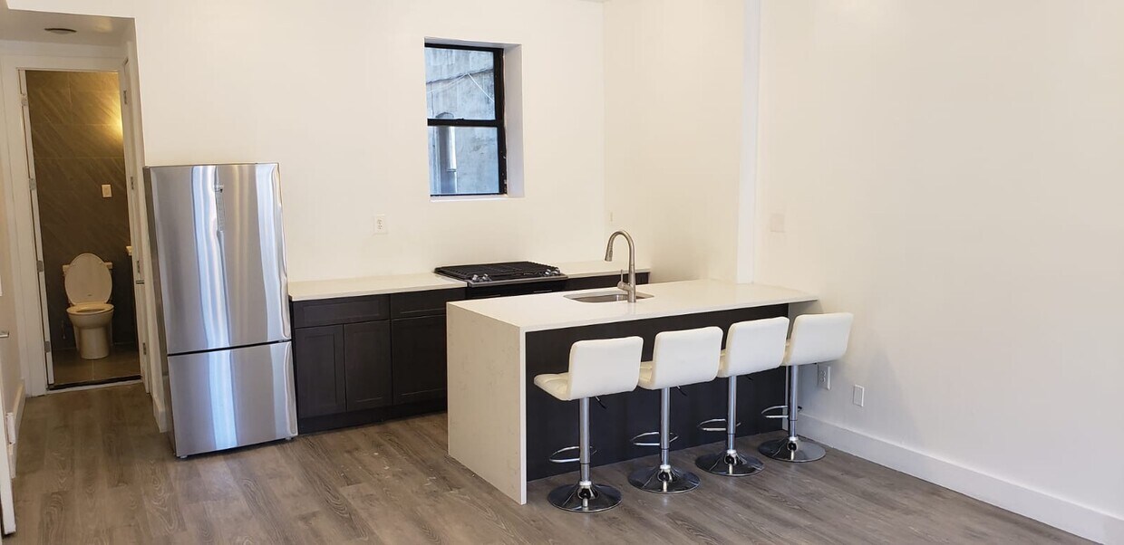 Foto principal - 724 Dekalb Ave