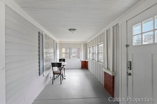 Foto del edificio - 1948 Collins Ave SE