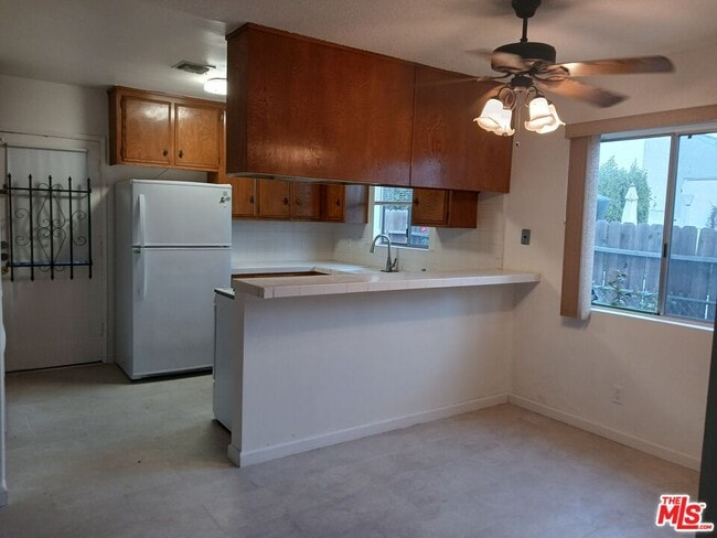 Building Photo - 3441 W 58th Pl