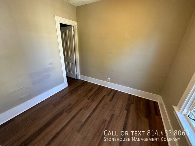 Foto del edificio - 613 E 13th St