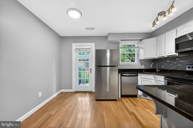 Foto del edificio - 2812 S Wakefield St