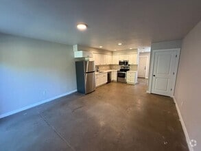 Building Photo - 2901 Waverly Dr SE