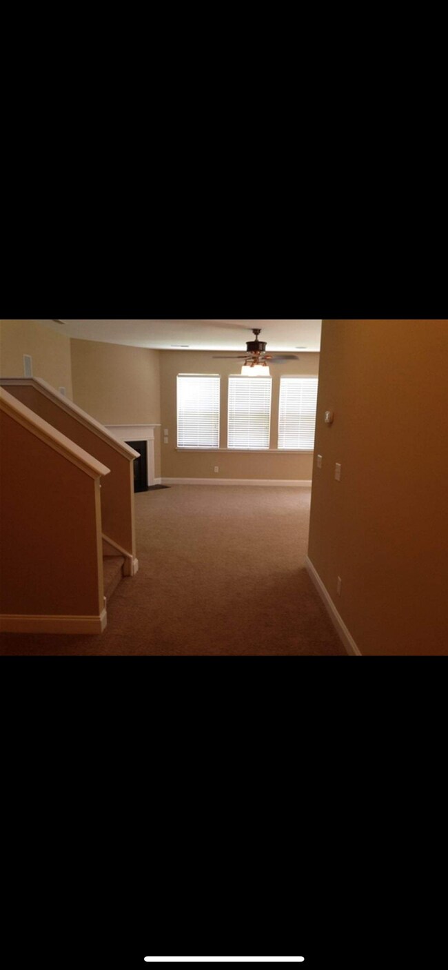 Building Photo - 206 Woodbrook Way