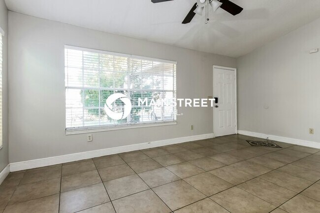 Foto del edificio - 3 Bedroom Pet-Friendly Home in Gotha, FL with Main Street Renewal