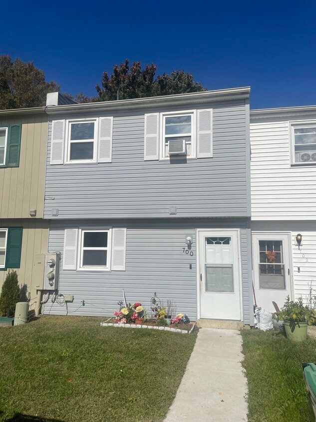 Primary Photo - 700 Tara Dr