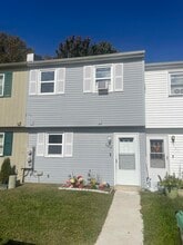 Building Photo - 700 Tara Dr Building Photo - 700 Tara Dr