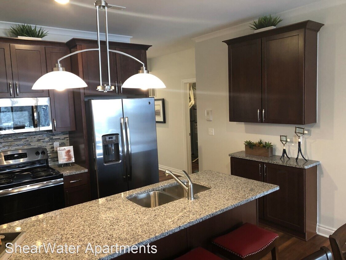 2063 Shearwater Cir, Wixom, MI 48393 Room for Rent in Wixom, MI