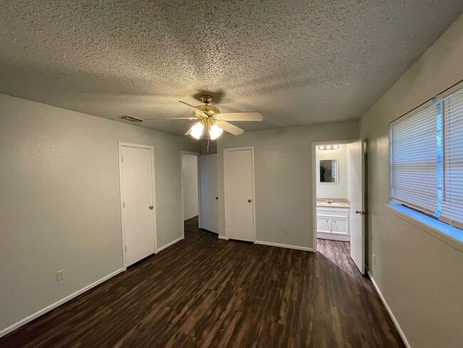 Building Photo - 7206 Avenue W
