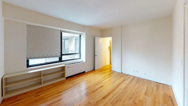 Foto del edificio - 240 E 47th St