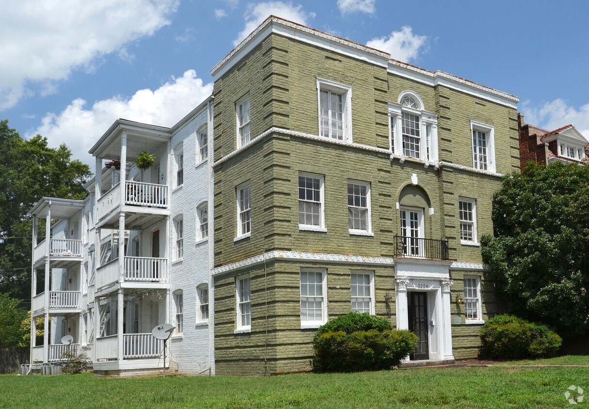 Foto principal - 3224 Stuart Ave