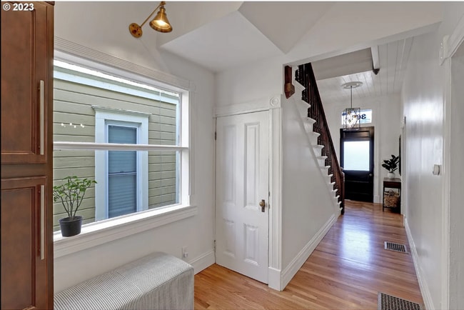 Building Photo - 3627 S Kelly Ave