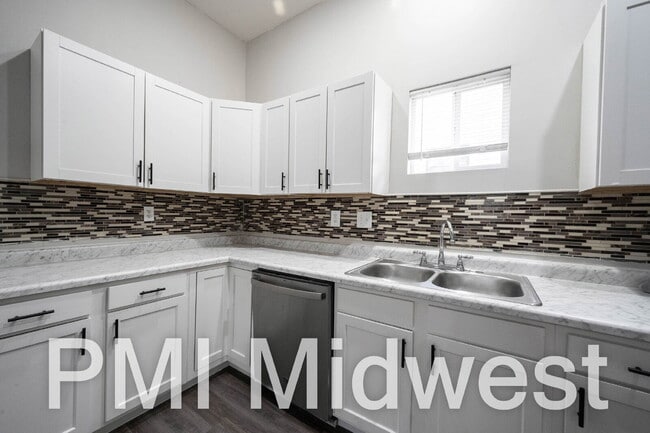 Foto del edificio - 925 N Sheffield Ave