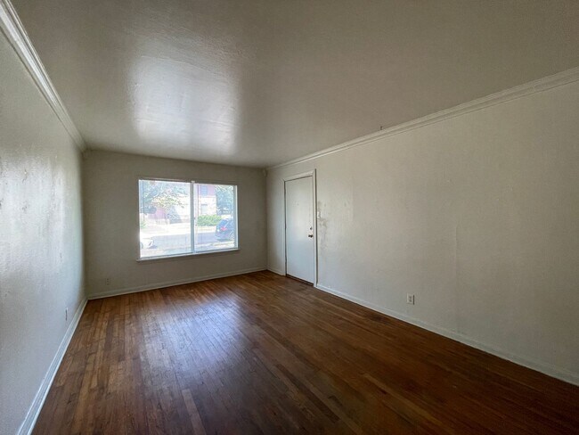 Foto del edificio - 803 Sissom Rd