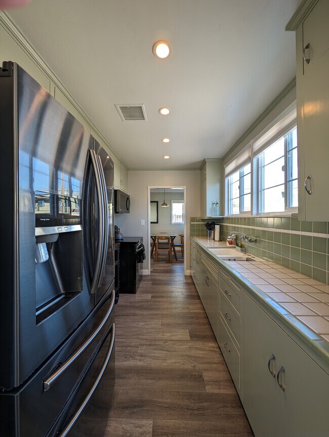 Foto del edificio - 411 Birch St