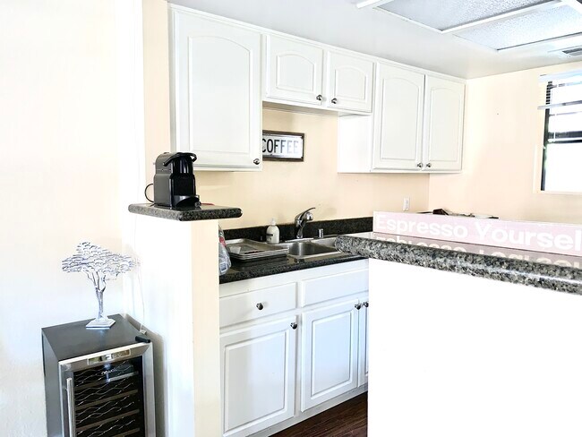 Building Photo - 12035 Alta Carmel Ct