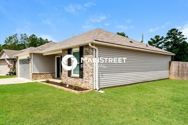 Foto del edificio - 3 Bedroom Pet-Friendly Home in PELL CITY, AL with Main Street Renewal