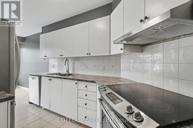 Building Photo - 1663 Locksley Ln