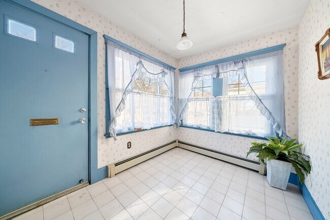 Building Photo - 153 Vassall St