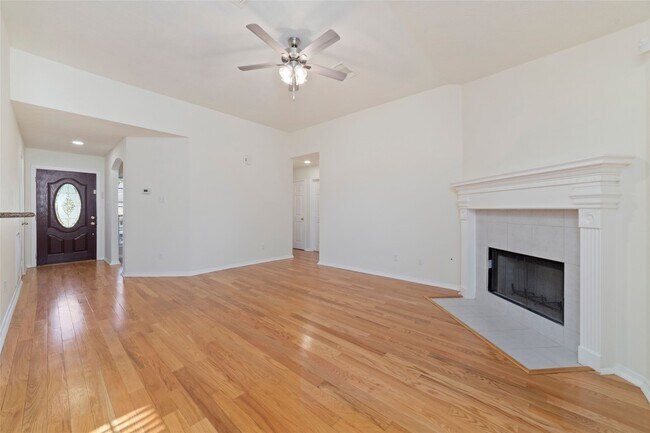 Foto del edificio - 17075 Great Glen Dr