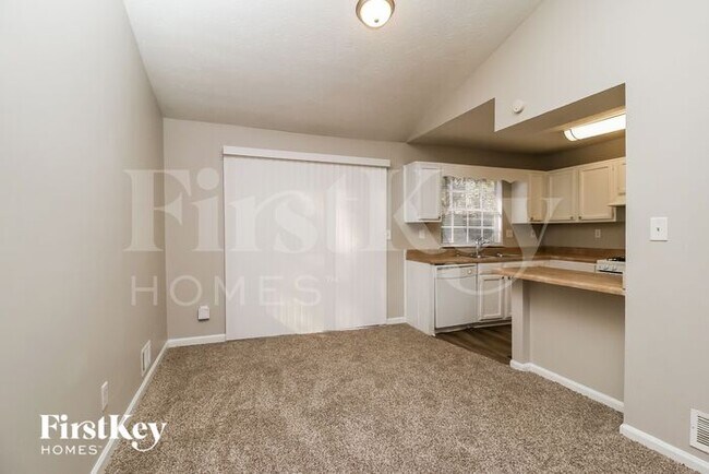 Foto del edificio - 457 Maid Marion Ln