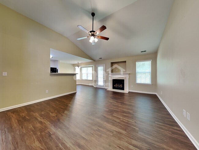 Building Photo - 219 Newport Dr