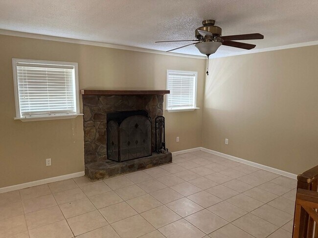 Foto del edificio - 92 Grey Fox Ln