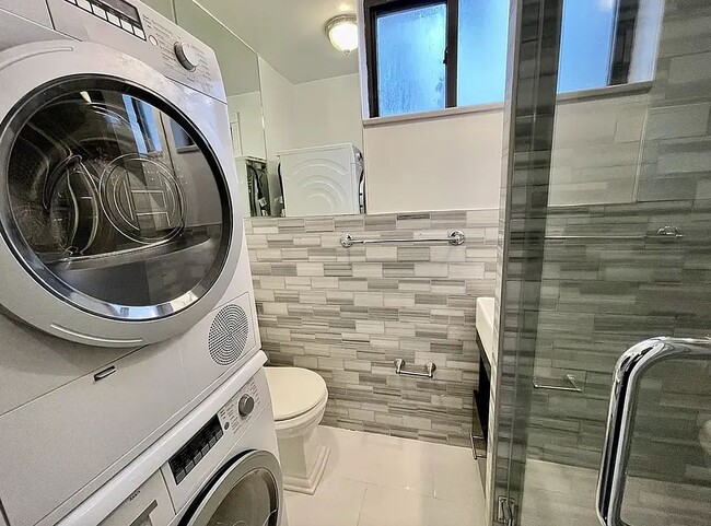 Building Photo - 410 East 13th Street