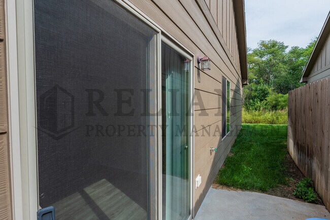 Foto del edificio - 914 W Onewood Pl