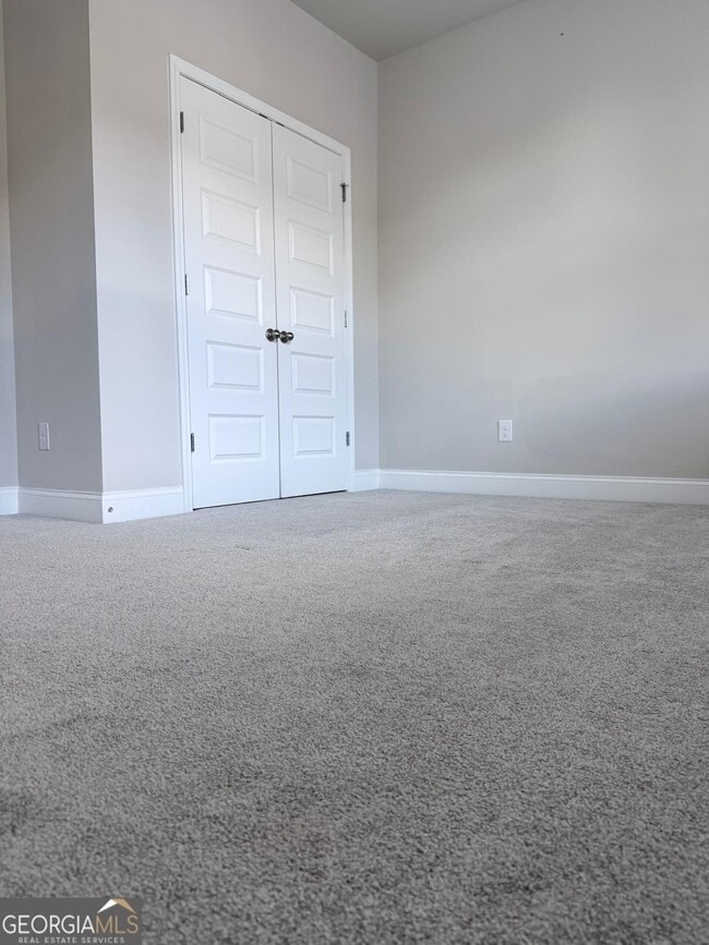 Building Photo - 2220 Manor Pointe Dr