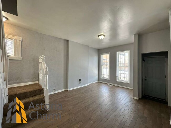 Foto del edificio - 3 Bedroom End Unit near Coppin State with Fenced Yard