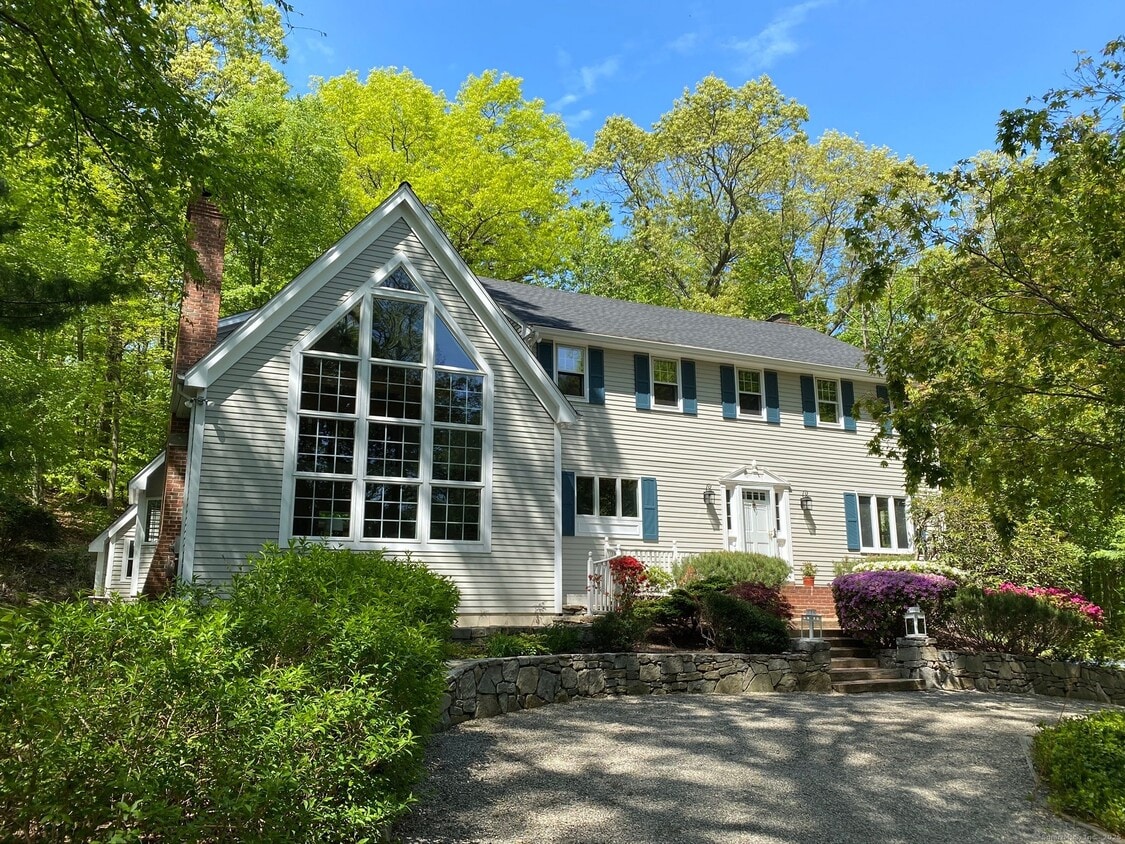 Primary Photo - 91 Raymond St