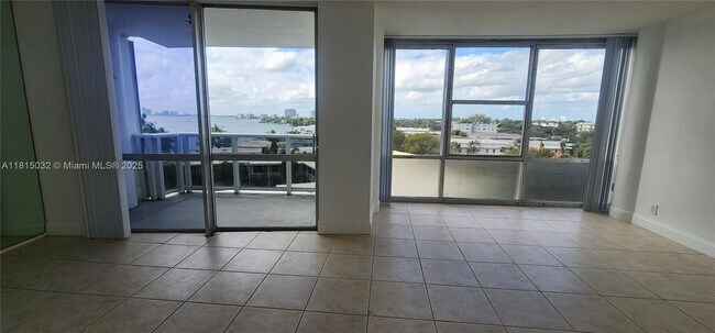 Foto del edificio - 900 Bay Dr