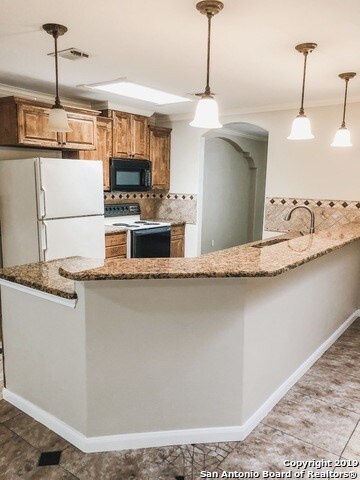 Foto del edificio - 7018 Forest Pine St