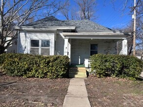 Building Photo - 212 E 11th Ave