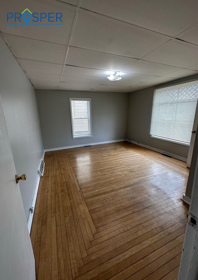 Building Photo - 826 Menomonie St