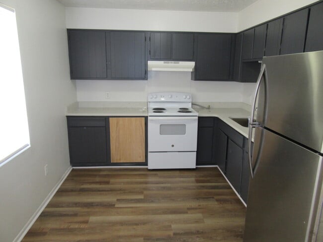 Building Photo - 2814 N Panama Ave