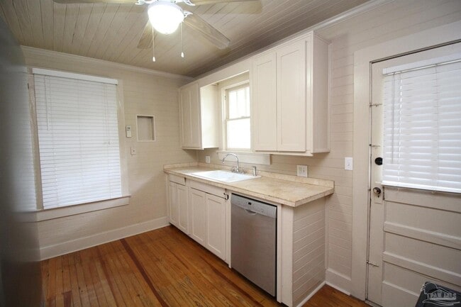 Foto del edificio - 3102 E De Soto St