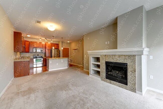 Building Photo - 13456 Via Varra