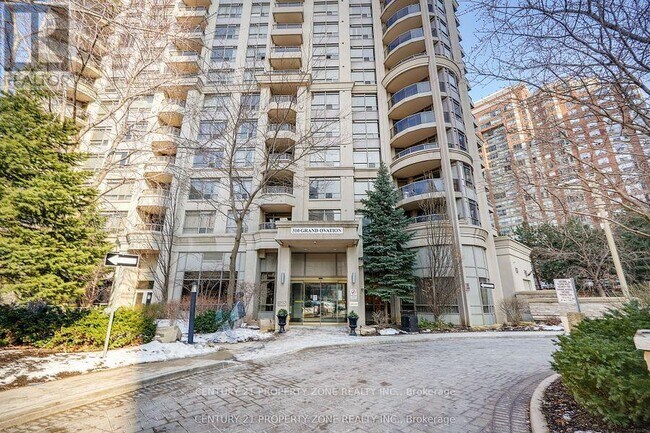 Photo du bâtiment - 310 Burnhamthorpe Rd W