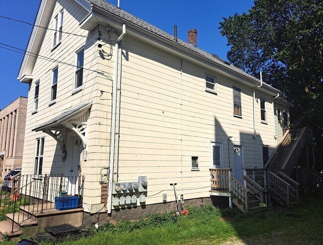 Foto del edificio - 14 Johnson Ave