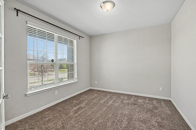 Building Photo - 613 Dunster Ln