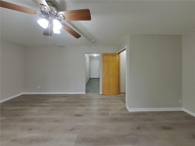 Foto del edificio - 2661 Oak Ridge Dr