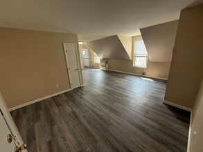 Building Photo - 435 Dubuque St