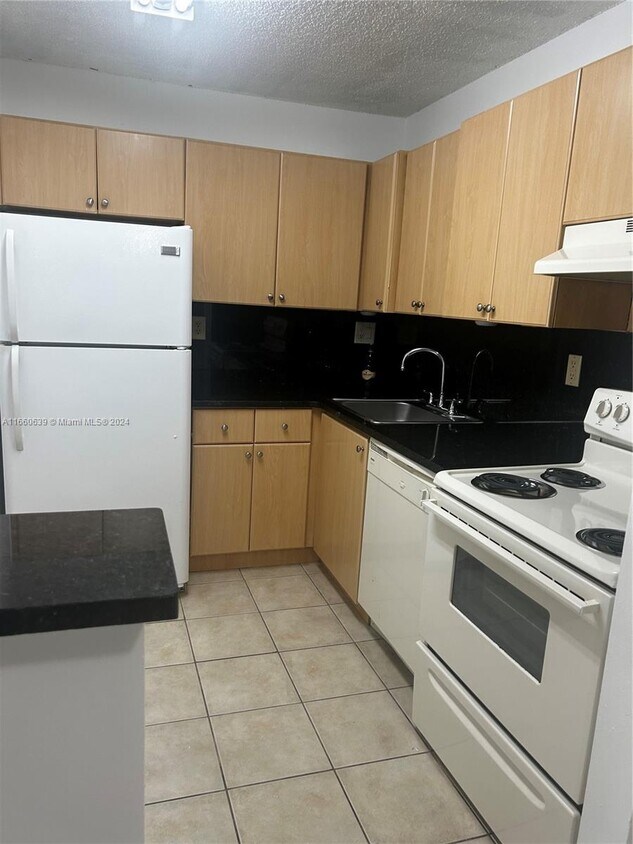 Primary Photo - 7110 NW 179th St